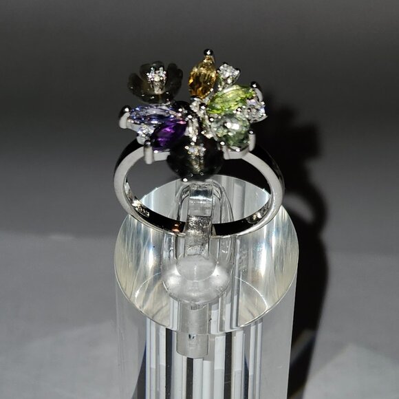.925 Sterling Silver Peridot/Sapphire Cabochon Floral Ring. Size 8 Value $650 - Picture 4 of 7